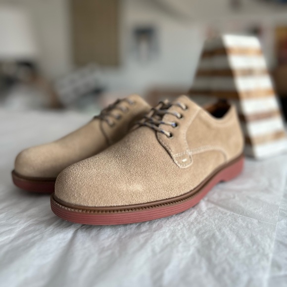 BNWT Florsheim Boys Tan Suede Dress Shoes sz 2Y with box Supacush - Picture 2 of 10